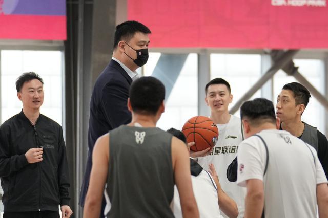 爱游戏平台-全明星新玩法笑声不断 互换角色彼此增进理解